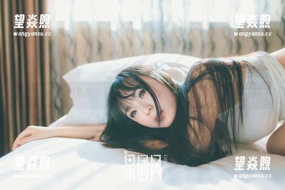 果团网：聚焦美女球迷私拍，场下对决引发的身心涟漪！