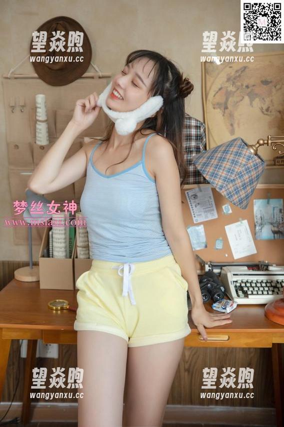 梦丝女神 - 雪馨的吊带合集：她和阳光的调皮对话，超甜的！