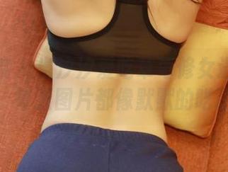 模范学院 – 当汐汐爱吃草莓修女遇上定制：每张图片都像默默的呓语