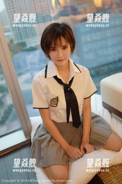 模范学院 - 韩静安的教室日常：最新写真中的小插曲
