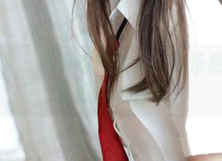 模范学院 – 写真中的女王：黄乐然用全套逼近你的意识