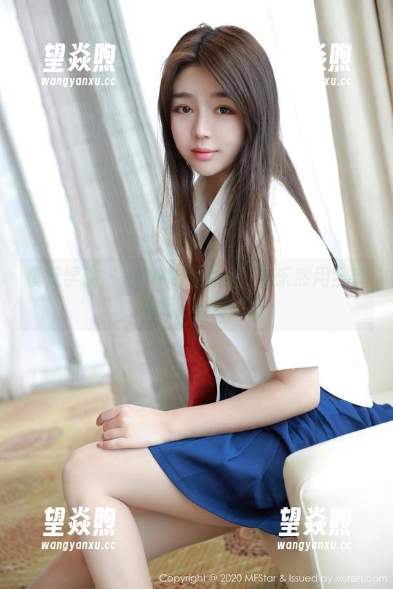 模范学院 - 写真中的女王：黄乐然用全套逼近你的意识