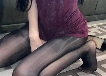 微密圈 – 更新！看沈汝凡超哇塞美脚的原图，真是让我怀疑人生的节奏！