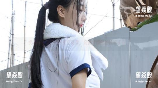 免费探索浅安安的镂空写真，宛如梦境般的视听享受。