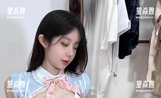微密圈 - 火龙果羊的秘密武器：一套睡衣与无数美图资源