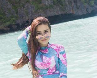 爱蜜社 – 精选美图：从娜大少爷的女神姿态里找灵感！