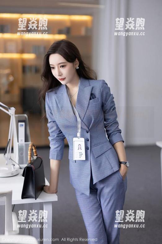 秀人网 - 原图里的K8傲娇萌萌Vivian，秘书气质让福利瞬间升华！