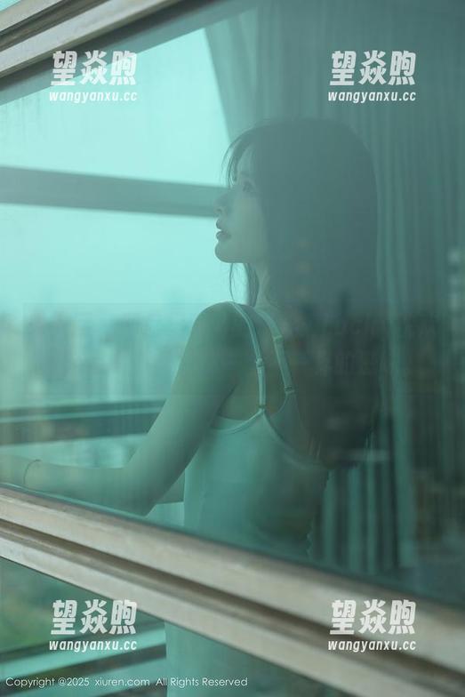 秀人网 - 网盘里藏着的温柔：Lucky沈欢欣浴室写真，给你一个不一样的滋味。