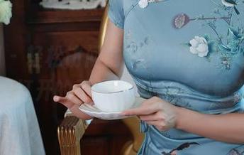 秀人网 – 轻松访问俞夕梦的旗袍作品，网盘里打开的不只是美，还有魅力！