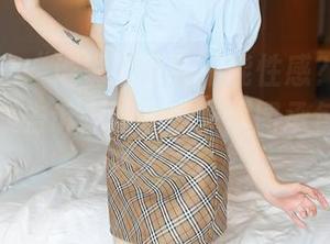 秀人网 – “谁说职业装不能性感？区静瑶的写真集告诉你真相！”原图承包你的职场灵感。