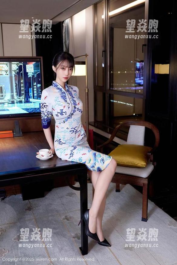 秀人网 - 走过路过不要错过，林文文yooki的免费礼服图集等你来“偷瞄”！