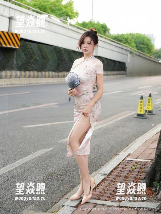 秀人网 - 看这儿！高清资源里的欧阳妮娜娜办公室日常