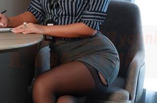 秀人网 – 厨娘本色：王馨瑶yanni原图精选，谁说做菜不能时尚？