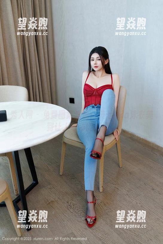 秀人网 - 免费图集速递：美七Mia泳衣美到让人心动的瞬间！