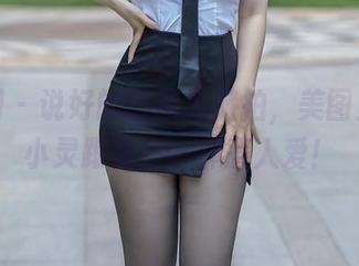 秀人网 – 说好的巴厘岛旅拍，美图里的谭小灵跟龙虾一样惹人爱！