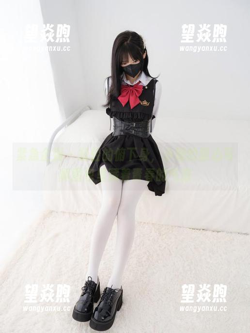 紧急企划 - 轻轻的俯下身，小婕的甜心写真图包里藏着青春的气息