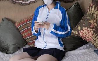紧急企划 – 观看小恩在泳衣中的不羁：图包里的秘密，敢不敢一探究竟？