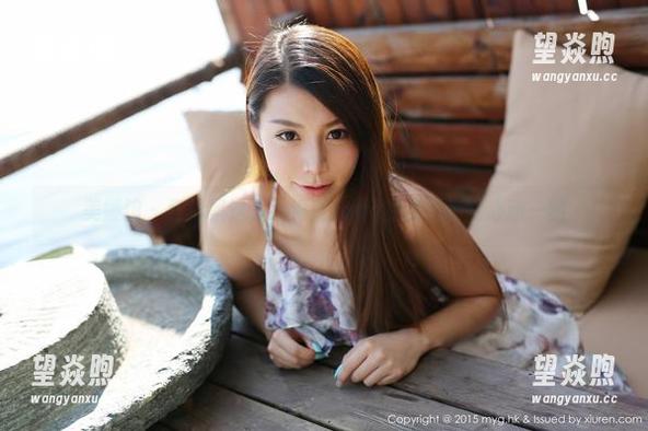 美媛馆 - 红裙飘逸，小海臀rena的美图捕捉心动一刻