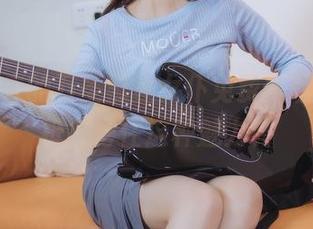 羽生三未的万圣黑丝女仆免费作品，谁能抵挡得住这种魅力？