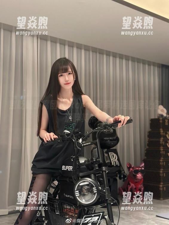 腐团儿Ikaros 别眨眼!腐团儿Ikaros吊带精选图库让你沉醉其中!