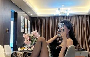 微密圈 – 葛征双马尾，徘徊在青春与诱惑之间的写真套图！