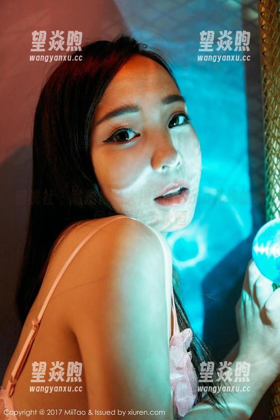 蜜桃社 - 私拍作品大揭秘：Rola花嫁的瞬间如何化为永恒