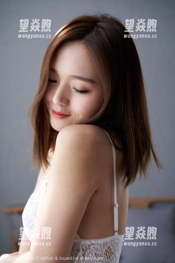 蜜桃社 - 看看这小魔女lily的皮衣原图，壁纸都想让人沉迷其中！