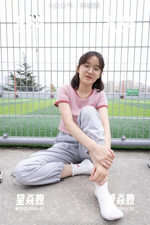 袜啵啵 - 精选小甜豆短黑丝：一场视觉与感官的狂欢