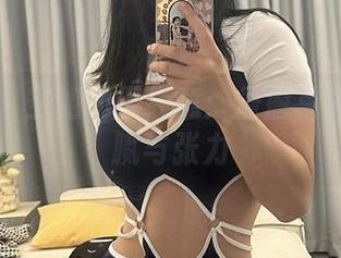 微密圈 – 空姐的不经意：詹詹写真里的细腻与张力
