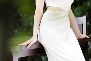 语画界 – 壁纸界的黑丝女神，王馨瑶yanni的美腿高清诱惑！