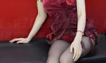 微密圈 – 轩子巨二兔的酒红礼服：私房美图背后的秘密，我听说了些啥！