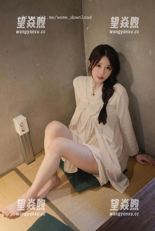 微密圈 - 壁纸秀色可餐，轩子巨二兔的酒红色到底有多迷人？