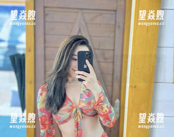 微密圈 - 当铁锤姐姐遇上蓝色：全套写真里，色彩的华丽与撩拨