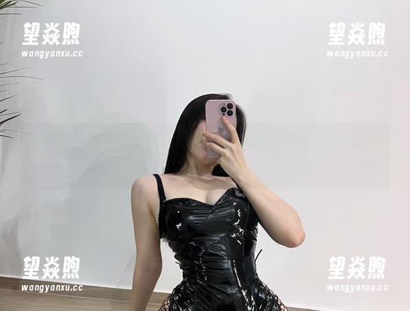 微密圈 - 黑色蕾丝火花四溅，铁锤姐姐在线带你欣赏这些图片