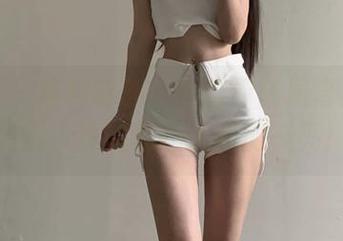 微密圈 – 福利时刻：来看看陈佩奇的紫丝美腿，真的是让人眼前一亮！