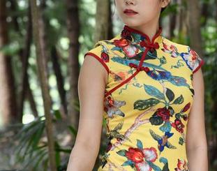 魔镜街拍 – 不花钱就能看！婷婷粉裙助力销售，日常工作图集大放送