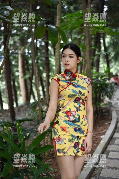 魔镜街拍 - 不花钱就能看！婷婷粉裙助力销售，日常工作图集大放送