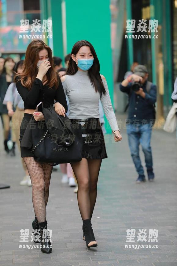 魔镜街拍 偷偷告诉你,魔镜街拍的照片里有免费健身女神,快来看看!