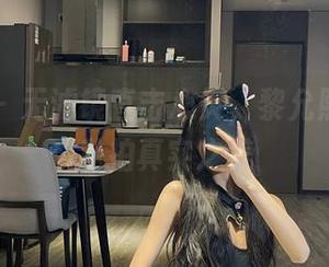 微密圈 – 无滤镜直击心灵，黎允熙的居家私拍真实之美